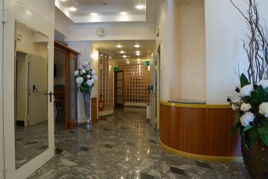Hotel Ristorante Miramare 마리나디지오이사이오니카 외부 사진