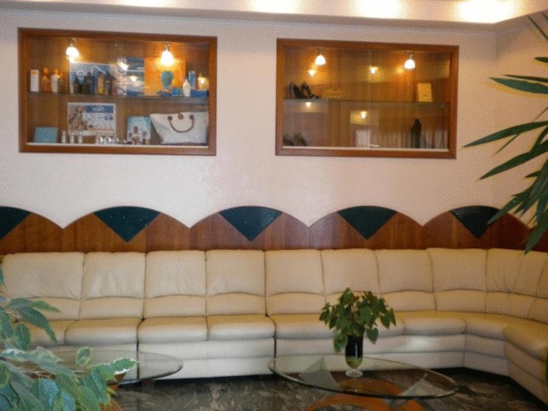 Hotel Ristorante Miramare 마리나디지오이사이오니카 외부 사진