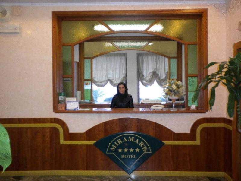Hotel Ristorante Miramare 마리나디지오이사이오니카 외부 사진